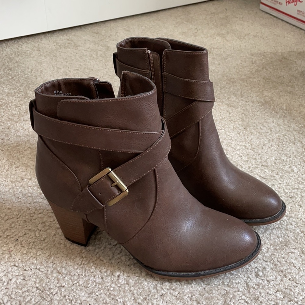 NWT Brown Faux Leather Booties (Nine West)